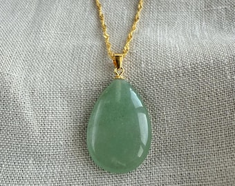 Aventurine Healing Crystal Necklace – 18K Gold Plated Wave Chain, 45cm | Heart Chakra Jewelry, Stone of Prosperity Pendant
