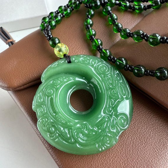 Pendentif Dragon En Jade Vert-Blanchâtre - Bijou Fantaisie Unisexe - Neuf Sans Emballage