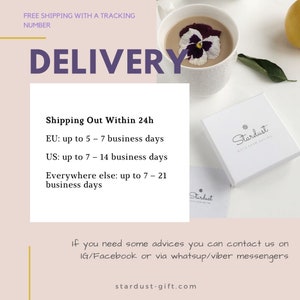 Puede incluir: Una caja blanca con el texto "Stardust Gifts from Nature" en ella. La caja est&aacute; sobre una superficie blanca con una taza de t&eacute; y una flor encima. El texto "DELIVERY" est&aacute; en la parte superior de la imagen. El texto debajo de la caja dice "Shipping Out Within 24h EU: up to 5-7 business days US: up to 7-14 business days Everywhere else: up to 7-21 business days If you need some advice you can contact us on IG/Facebook or via WhatsApp/Viber messengers stardust-gift.com"