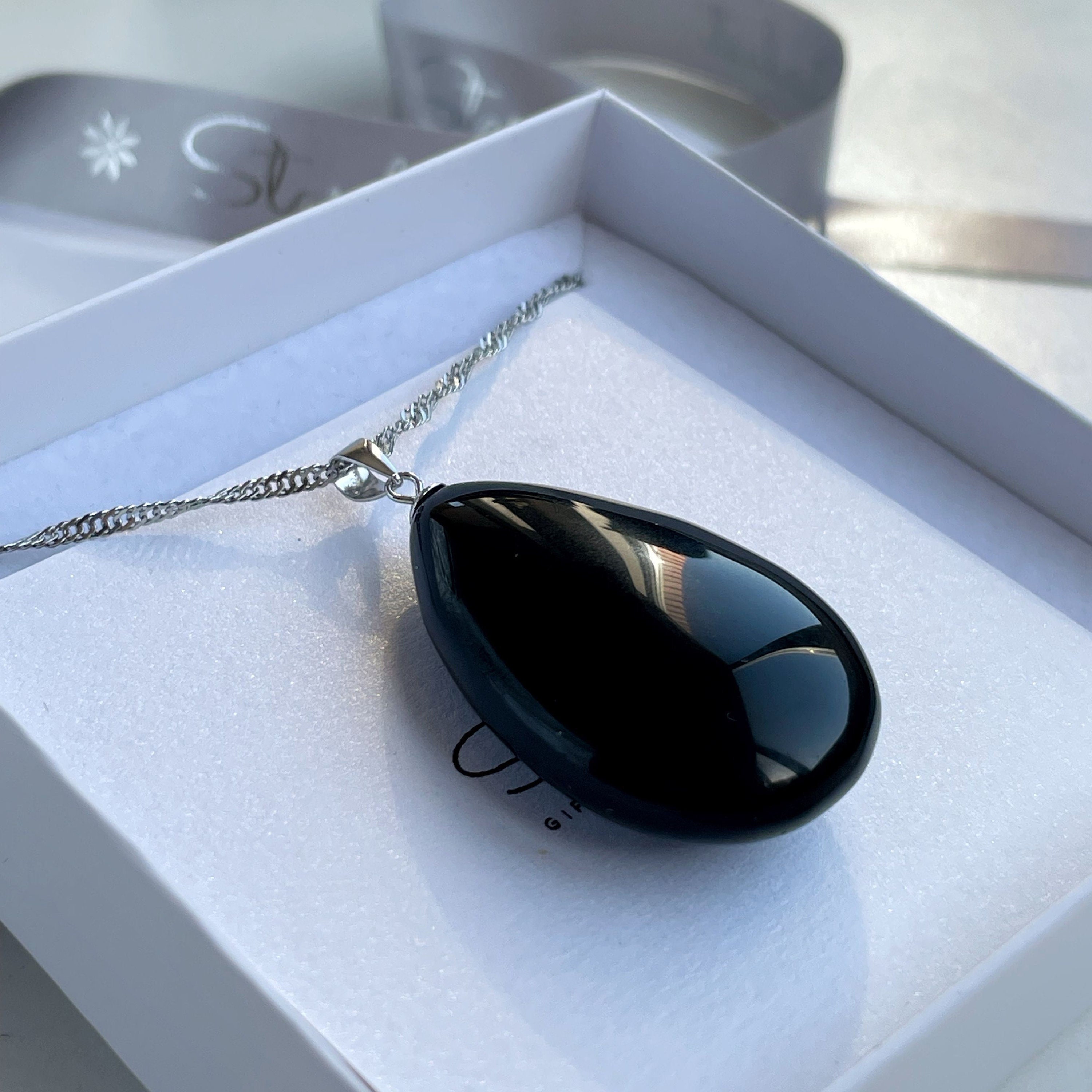 UND DEFORMED STONE NECKLACE
