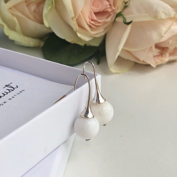 White Agate Round Earrings, White bridal earrings, gift for her, natural stone jewelry, bridesmaid gift, elegant minimalist earrings for her
