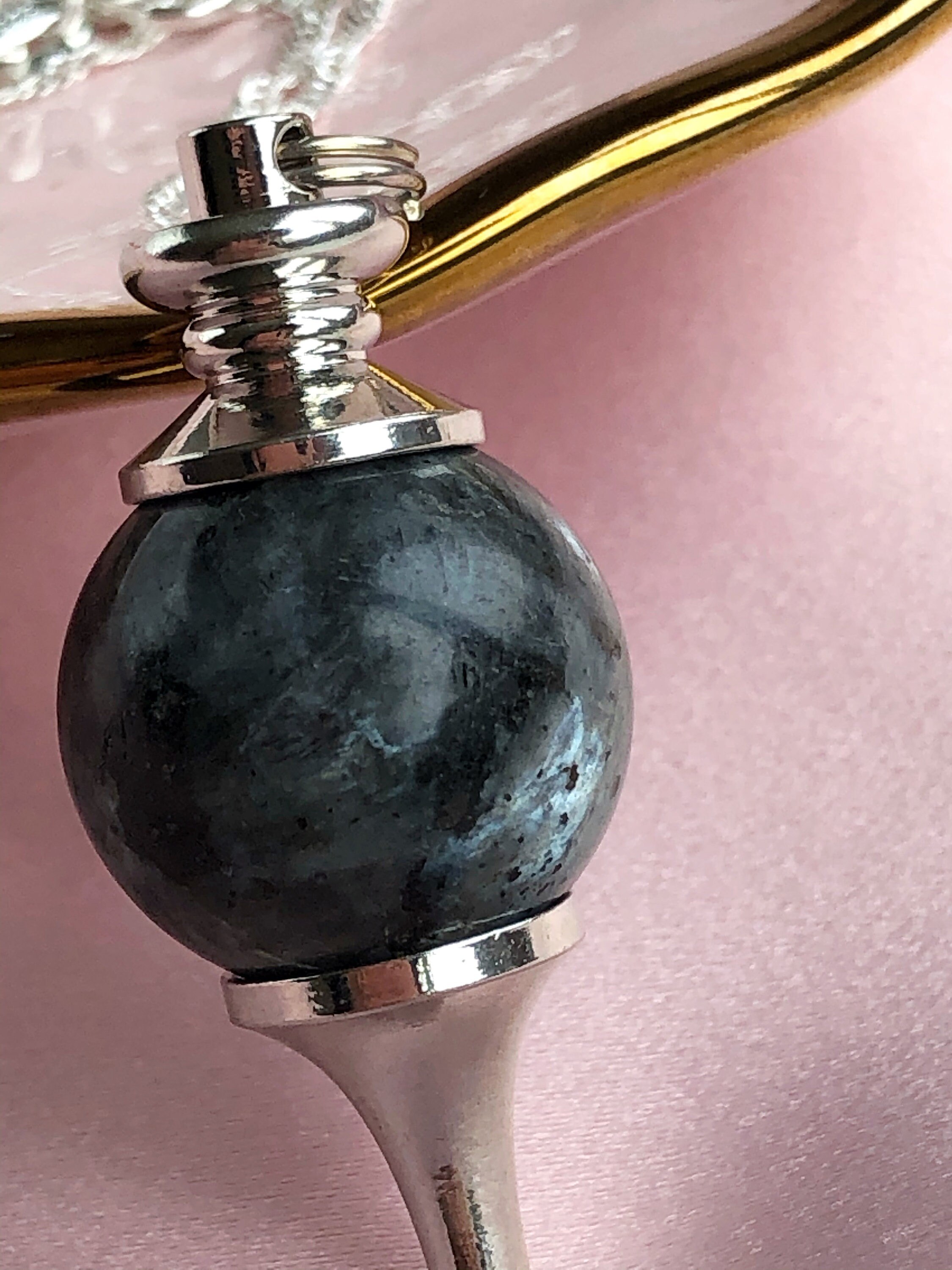 Labradorite Pendant Necklace main image 1