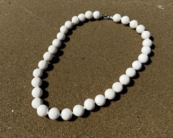 Elegante collar de cuentas de coral blanco de 50 cm, regalo de collar blanco de lujo para mujer, regalo del Día de la Madre, regalo premium para ella