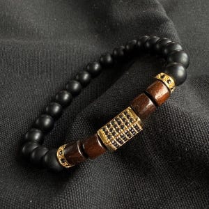 Black onyx mens bracelet with wood and gold beads, Natural Protection bracelet Luxury Gift for him 8mm bead jewelry, Luxury Gear