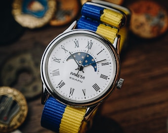 Vintage Moon watch - Raketa Moon calendar. Unique watch. Phase calendar. Mens quartz watch. Montre watch. Mens mechanical wrist watch