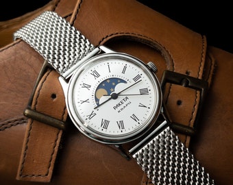 Rare Vintage watch Raketa Moon calendar. Moon phase calendar watch. Mens wrist watch. Unique rare watch. Moon watch. Gift for him. Space