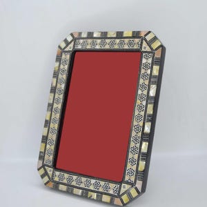 Handcrafted Mother of Pearl Mosaic Picture Frame: Beech Wood Inlay (8.7x6.4&quot;)