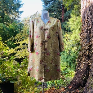 Vintage Chinese Style Long Jacket / Duster - Gold Background with Multicolor Floral Design - Frog Closure Buttons - Hip Pockets - Lined