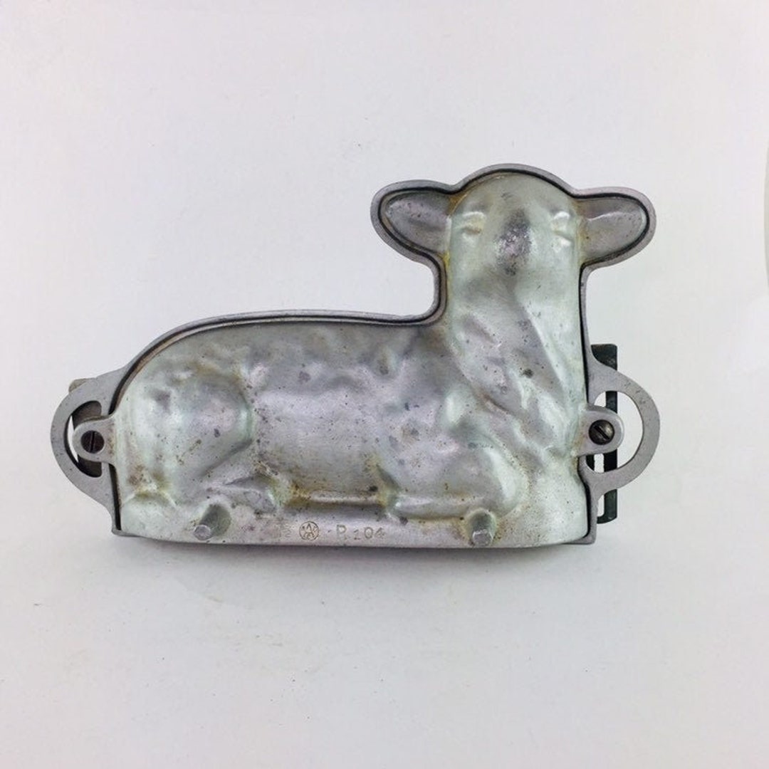 Vintage Aluminum Lamb Mold Bread Cake Chocolate Bake Ware Kitchen Item