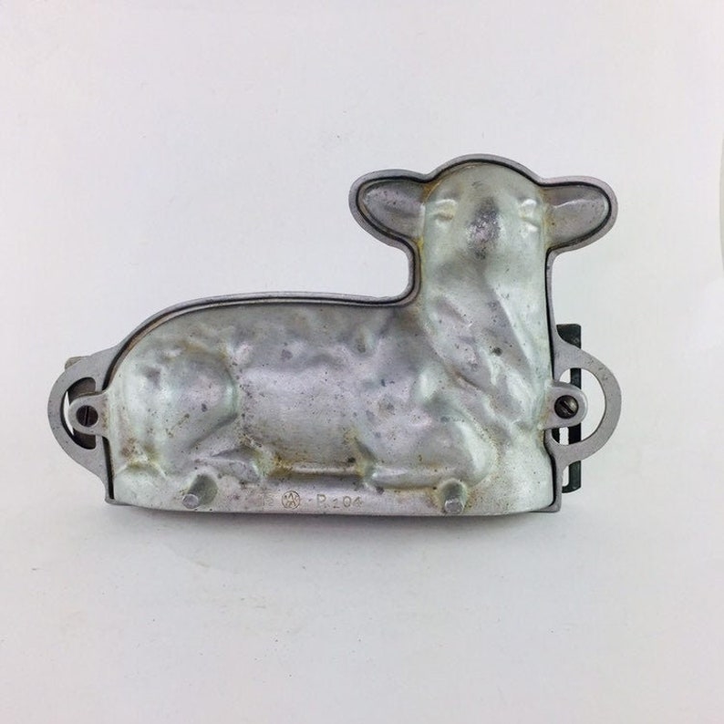 Vintage Aluminum Lamb Mold Bread Cake Chocolate Bake Ware Kitchen Item