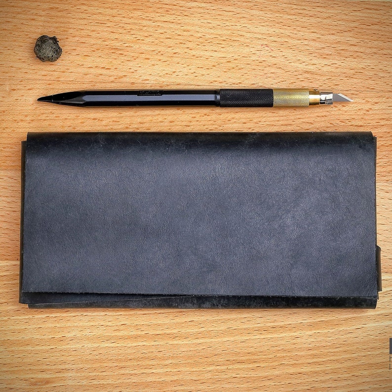 Aesthetic leather cell phone case for iPhone 17 Air. handmade from high quality Italian leather