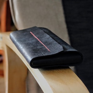 iPhone 16 Pro Max engraved leather case with cards wallet - Made by hand in the EU | Aesthetic handmade iPhone 15 leather case