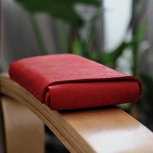 Étui en cuir sur mesure pour téléphone pliable pour le Pixel 9 Pro avec poche pour cartes - Fabriqué à la main dans l'UE | Étui pour téléphone portable pliable pour le Pixel 9 Pro