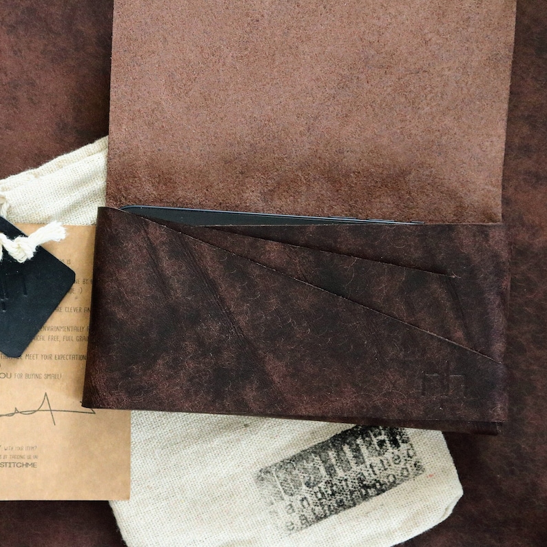 Brown leather phone holder wallet for iPhone 17 pro max