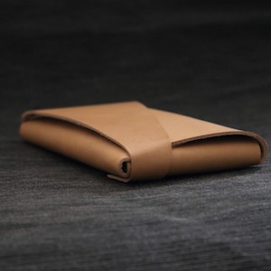 Étui portefeuille esthétique pour iPhone 16 Pro Max - Fabriqué à la main dans l'UE | Étui en cuir pour iPhone Pro