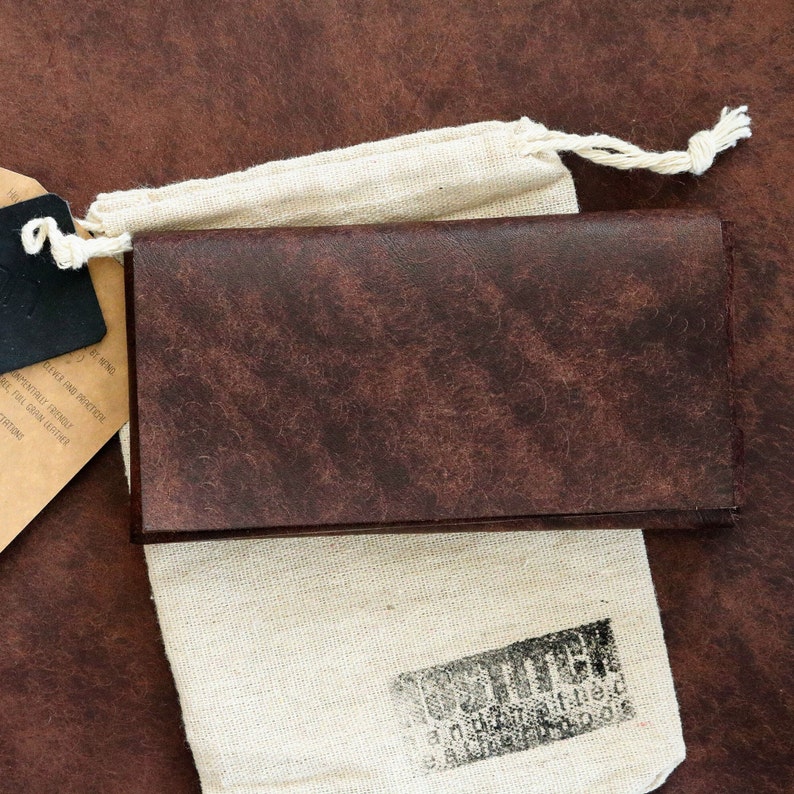 Luxury leather cell phone wallet case for iPhone 17 Pro Max. made by hand in the EU