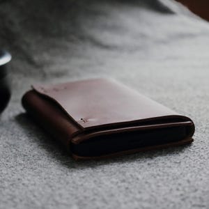Étui pour téléphone élégant pour le Pixel 9 Pro Fold | Housse en cuir personnalisée gravée pour téléphone Google Pixel 9 Pro | Pochette Pixel Fold faite main