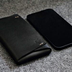 Custom leather mobile phone case iPhone 16/ 15/ 14 Pro/ Max/ Plus | Minimal Apple iPhone cover/ sleeve/ pouch