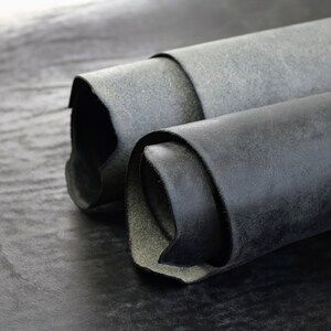 Black Italian leather sheets for sale in the EU