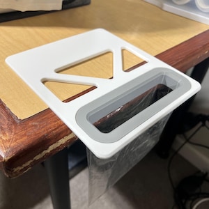 Thread and Fabric Trim Catcher