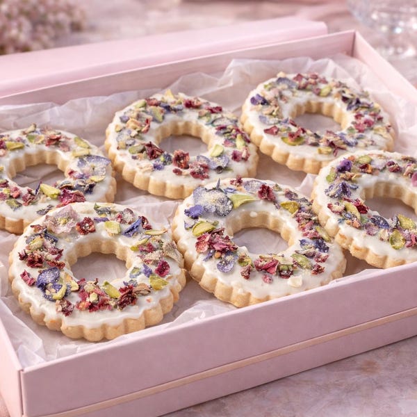 Pink Edible Flower Shortbread Cookies – Floral Spring Gift, Elegant Tea Party Dessert, Luxury Cookie Box