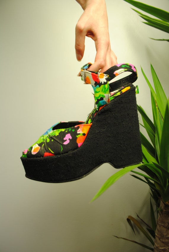 Vintage Platform Sandals, 70's Platforms, Floral,