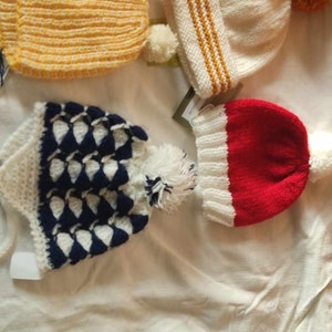 Bonnet bébé  avec pompon
