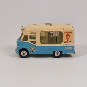 Corgi die cast Smiths Karrier foodtruck schaal 1/43