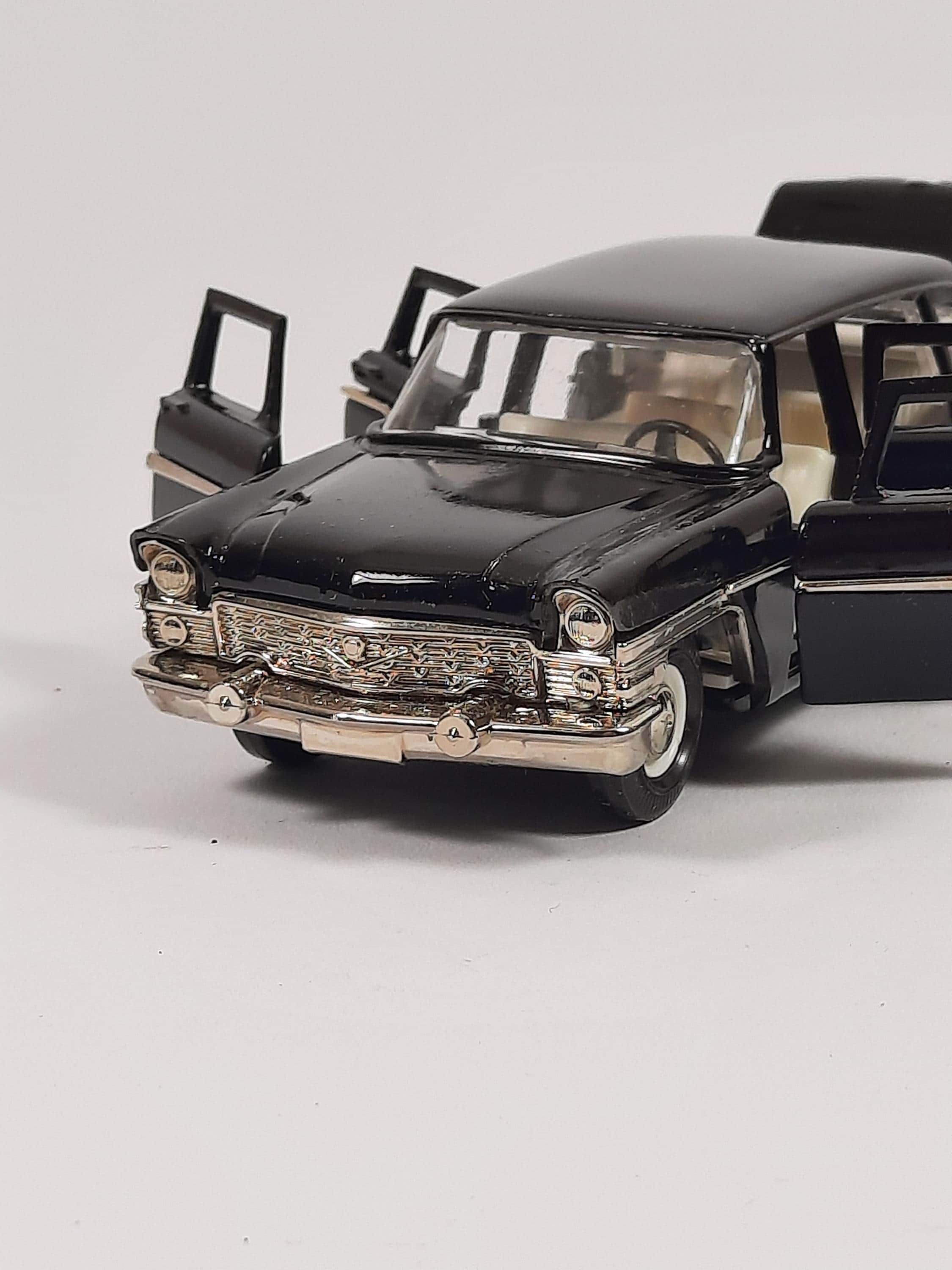 チャイカ GAZ 13 リムジン ダイキャストモデル ソ連 1/43スケール