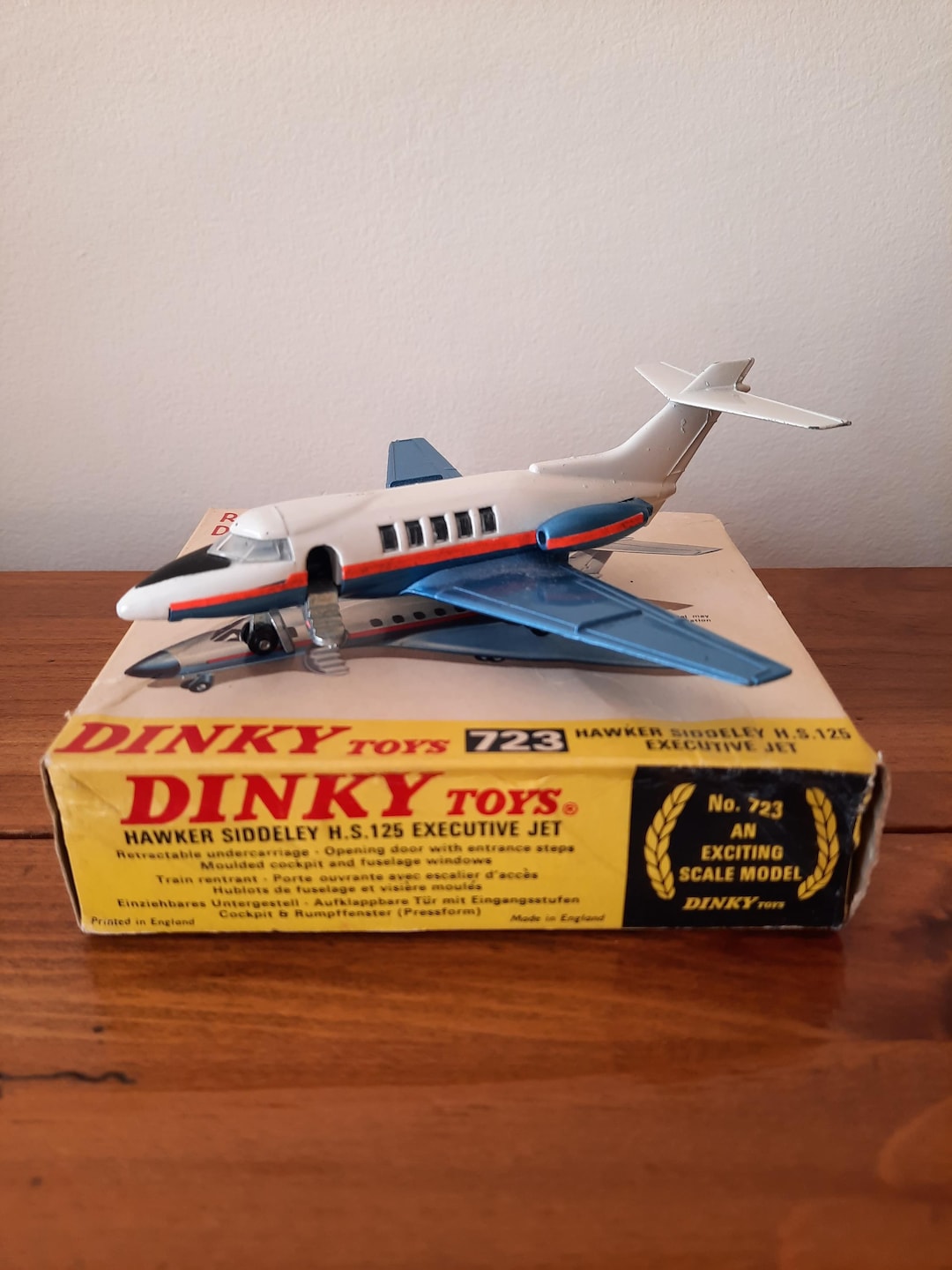Zeer Nette Dinky Toy Model 723 Hawker Siddeley Executive Jet in