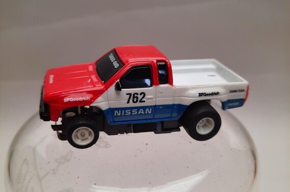 Vintage TYCO #762 Nissan Patrol in Red/white/blue H0 Scale Slot
