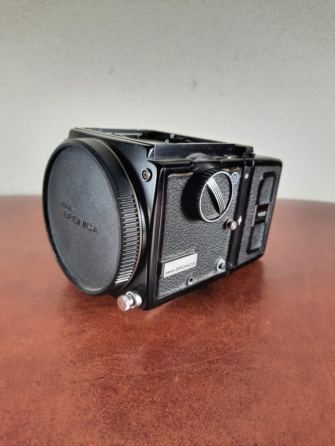 Zenza Bronica ETR Camera Body En Film Magazine Israel