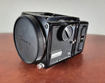 Zenza Bronica ETR camera body en film magazine