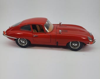 ブラーゴ ジャガー Eタイプ ルード ダイキャストモデルオート 1/18