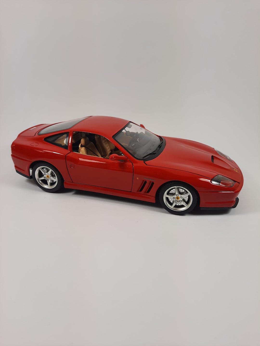 Bburago Ferrari 550 Maranello 1996 Schaal 1/18 - Etsy