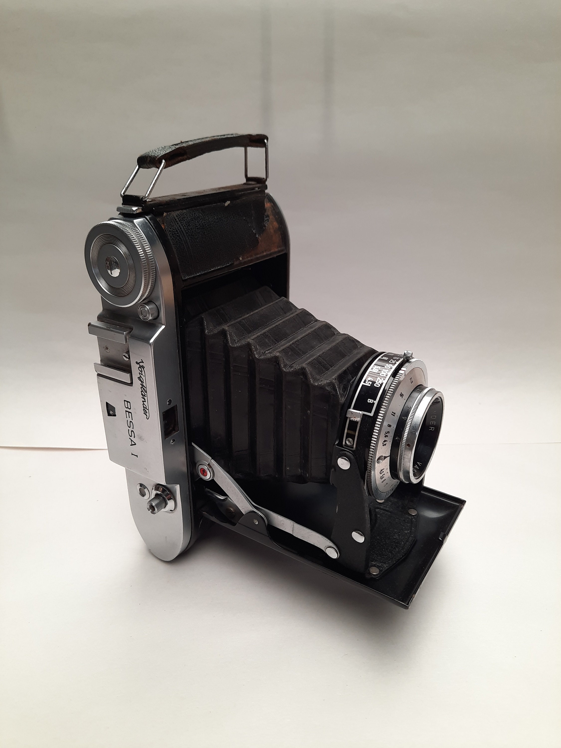 本革カメラケース Voigtlander Bessa R/L用 Leather Half Case for Voigtlander Bessa R Rangefinder Camera