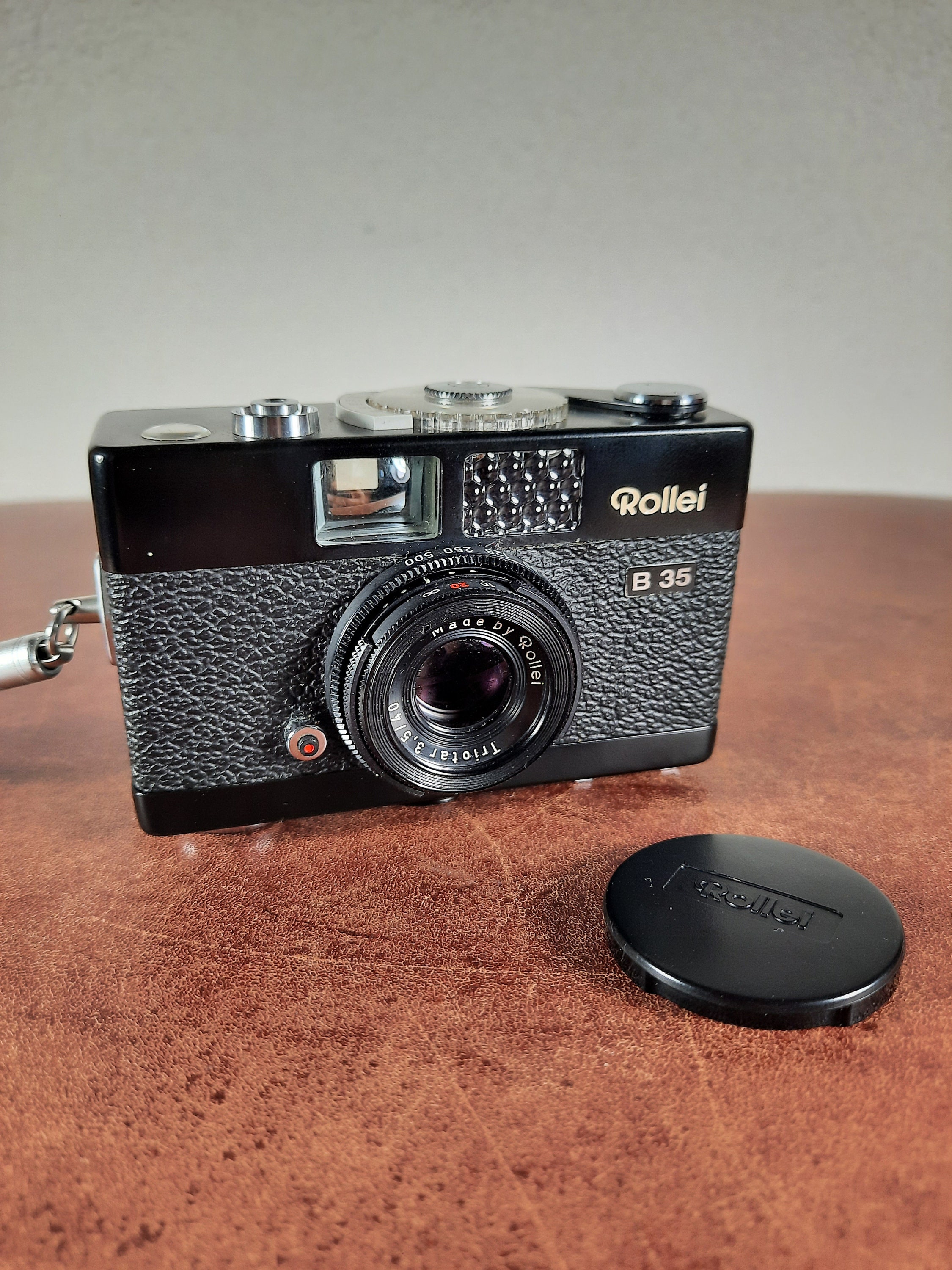 Rollei B35 camera (black) for the film format 24 x 36 mm