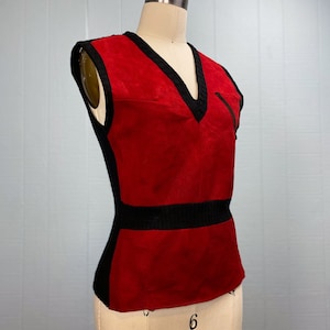 60&#39;s 70&#39;s Red Suede & Black Sweater Ribbed V Neck Vest | S/M
