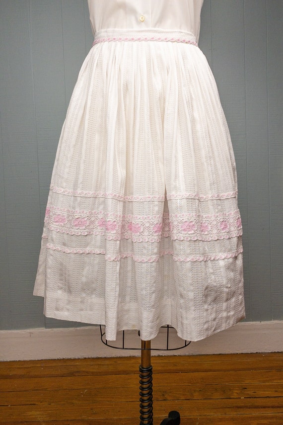 50s 60s White & Pink Eyelet Skirt | 23" - image 2