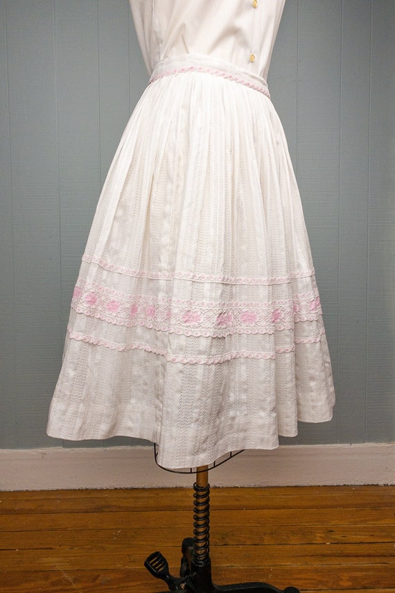 50s 60s White & Pink Eyelet Skirt | 23" - image 3