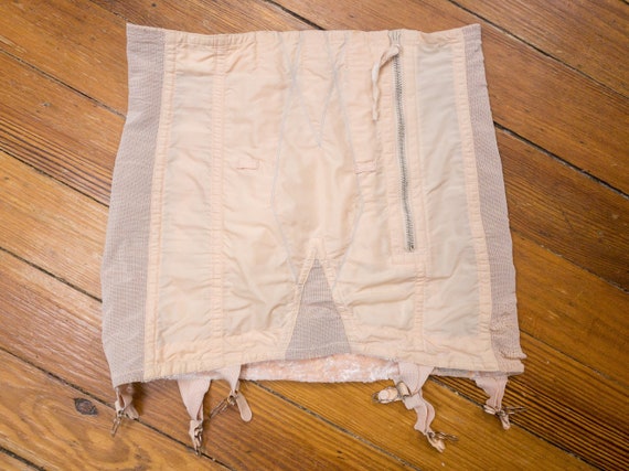 Classic 1940s Girdle Skirt (24”/25) – Nuvonu