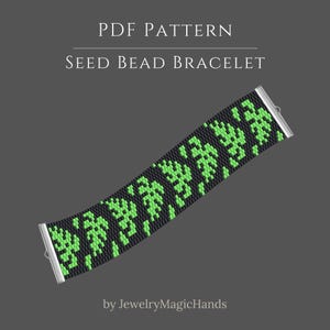 Peut inclure: Un modèle PDF pour un bracelet en perles de rocaille avec un motif géométrique noir et vert citron en forme de feuilles. Le bracelet est doté de barrettes métalliques argentées. Le texte indique PDF PATTERN SEED BEAD BRACELET by JewelryMagicHands.