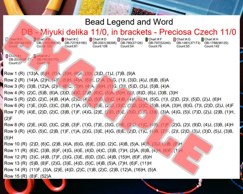 Puede incluir: Un gr&aacute;fico detallado para el trabajo con cuentas, con el texto "Bead Legend and Word" y "DB - Miyuki delika 11/0, in brackets - Preciosa Czech 11/0." El gr&aacute;fico muestra filas de letras y n&uacute;meros, probablemente para la colocaci&oacute;n y los c&oacute;digos de color de las cuentas.