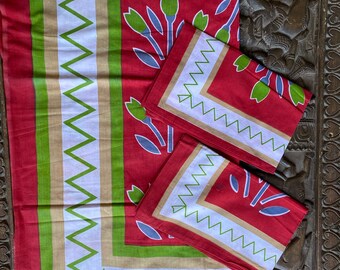Handmade, Indian Bed Cover, Printed Cotton Throw, Indi Boho Floral Bedspread, RED GREEN 100% Cotton Pillows, Picnic Blanket, TABLECLOTH