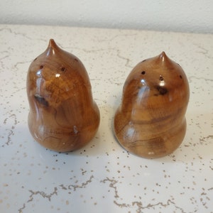 Acorn style Top or Tapered Myrtlewood Salt and Pepper Shakers - Vintage Kitchen - Wood Salt and Pepper Shakers