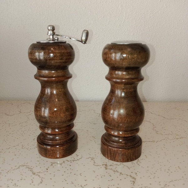 Vintage Catalina Wood Pepper Mill and Salt Shaker - Salt and Pepper Shaker Set Japan