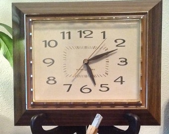 Vintage General Electric Wall Clock Model 2139 - Works Great!