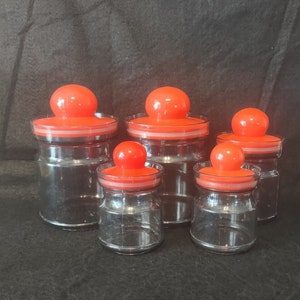 Lot de 5 pots de papeterie des années 1970 avec couvercles - Petits récipients de rangement - Hong Kong - Plastique fumé - Fournitures de bureau - vintage Bureau - Rouge