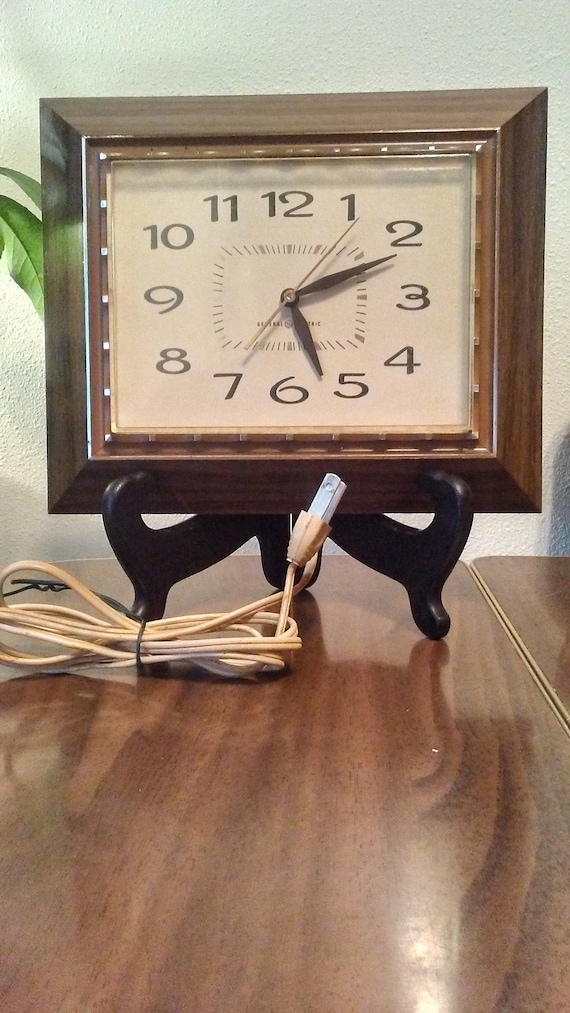 Vintage General Electric Wall Clock Model 2139 Works Great Etsy