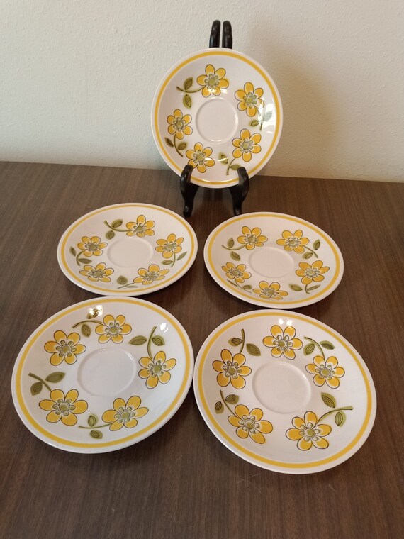 Set of 5 Mikasa Cera-stone Twinkle D1301 Saucers - Yellow Daisy